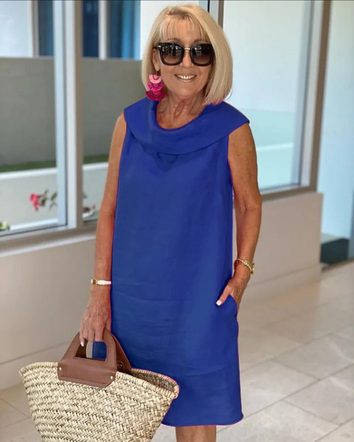 Perla – Sleeveless Sheath Dress with Round Neckline