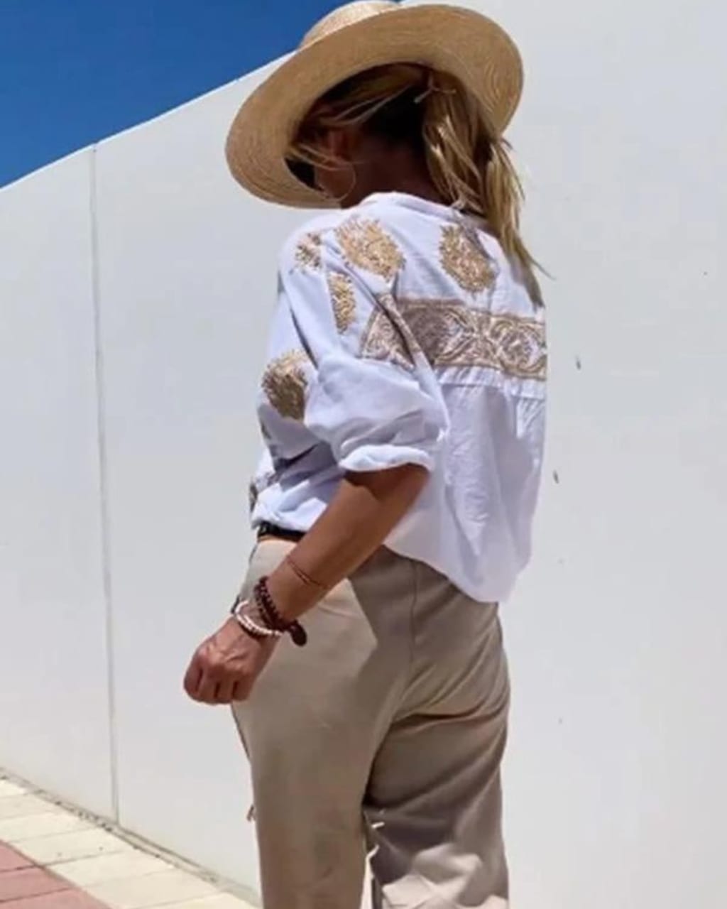 Isla Linen Blouse - Summer Favorite